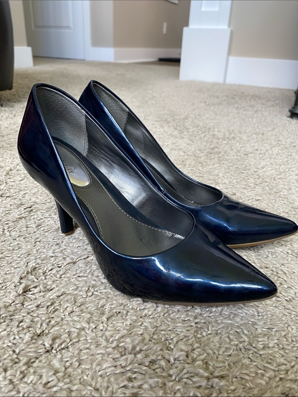 Women's Navy Patent Pointed-Toe Pumps